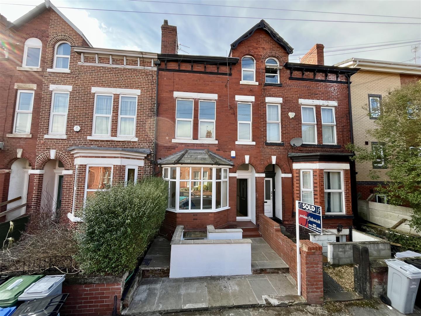 Lynwood Grove, Sale